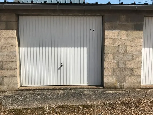 Garage à loyer