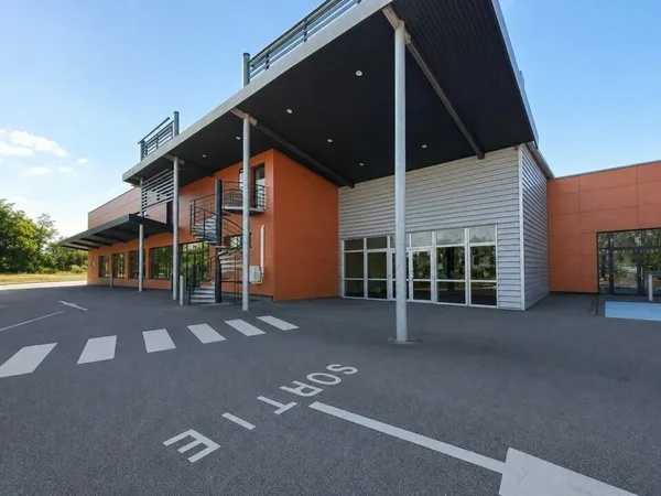 LOCAL COMMERCIAL à LOUER