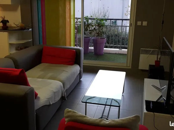 Aix en Provence bel appartement T2 52m2 + Box dans résidence sécurisée
