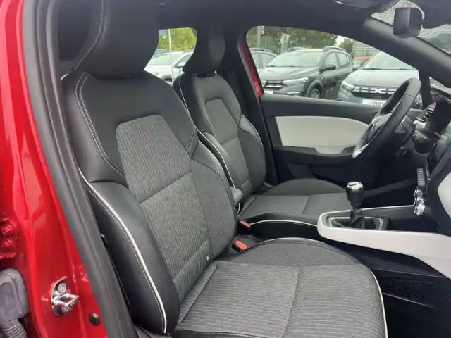 Renault Clio tce 90 — photo 13