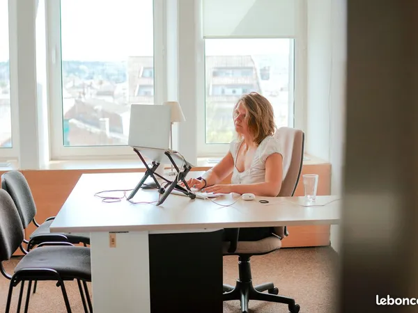 Bureau privé 16 m² à louer - Coworking Agen centre-ville - Tout inclus