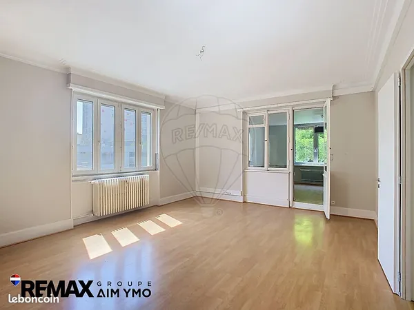 Bureau 174 m²