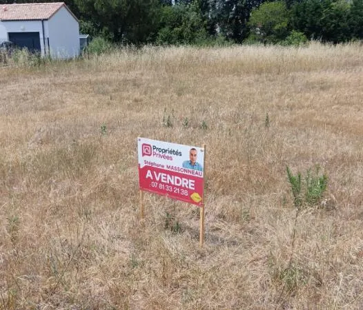 Terrain constructible de 879 m2 - Orouët - Saint-Jean de Monts - 94990