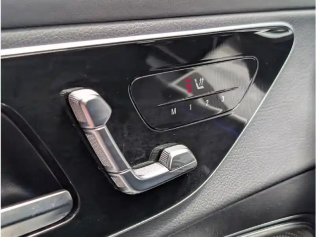 Mercedes Glc 300 e  hybrid eq 4matic — photo 15
