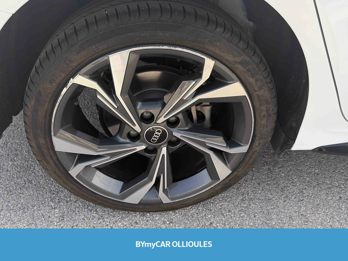 Audi A3 Sportback 40 TFSIe 204 S tronic 6 — photo 35
