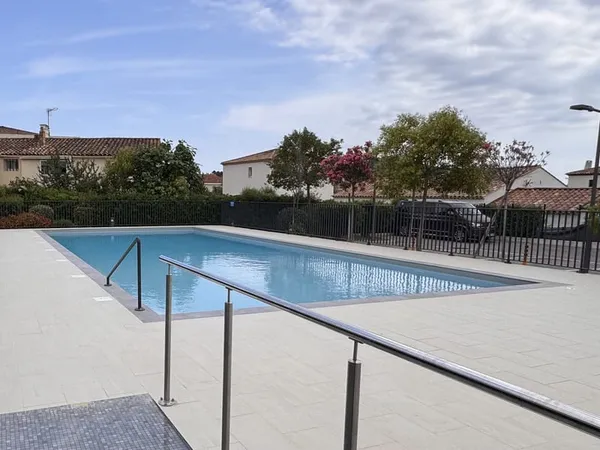 SAINT-CYR-SUR-MER - BEAU T2 RECENT - 38 M2 - TERRASSE - PISC