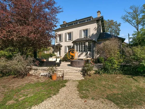 Maison 7 pièces 195 m²