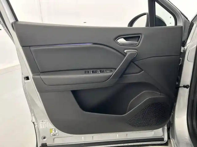 Renault Captur e-tech plug-in 160 - 21 — photo 20