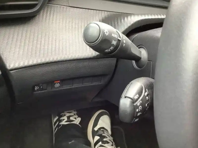 Peugeot 208 puretech 75 s&amp;s bvm5 — photo 20