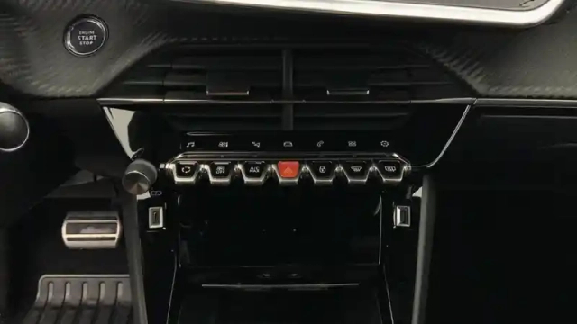 Peugeot 2008 puretech 130 s&amp;s eat8 gt — photo 13