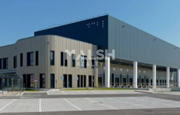 Local d'activité 5402 m²