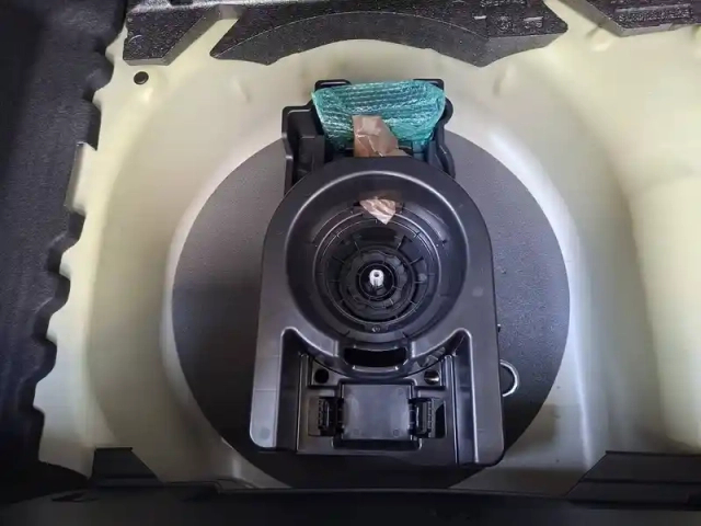 Peugeot 208 turbo 100 ch bvm6 — photo 4