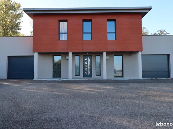 Maison 7 pièces 196 m²