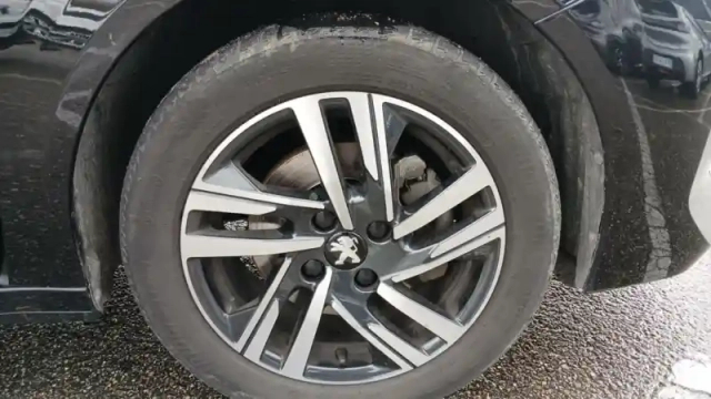 Peugeot 208 puretech 100 s&amp;s bvm6 — photo 124