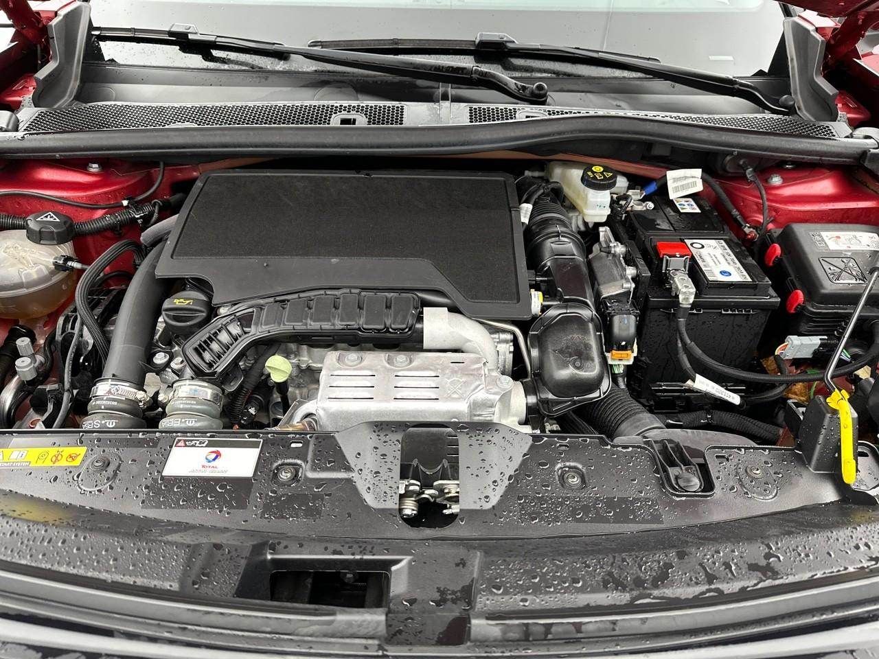Peugeot 2008 puretech 130 s&s eat8 gt — photo 13