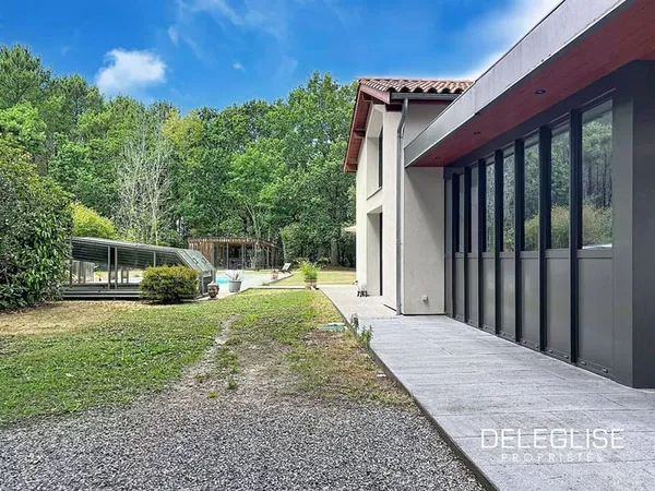 Maison de plain-pied 5 pièces 210 m²