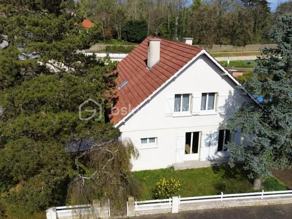 DAIX - Maison familiale de 174m² (204 m²de surface utile) avec jardin et fort potentiel