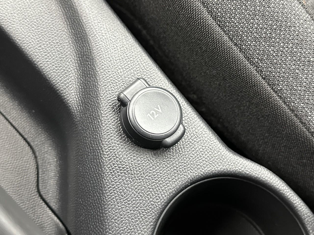 Peugeot 2008 hybrid 145 e-dcs6 style — photo 29