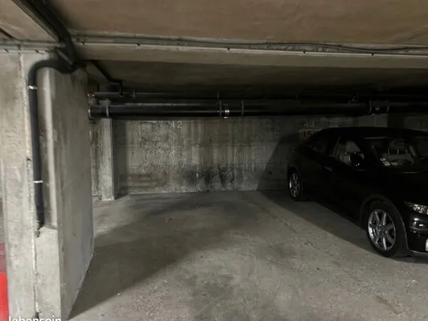 Parking/box 13 m2 PARIS 13