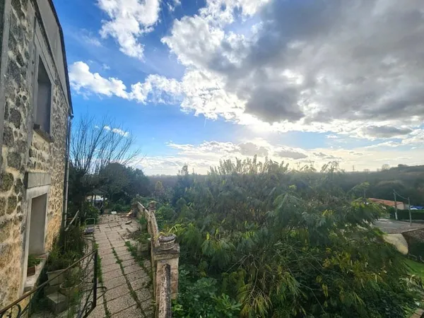 Ensemble immobilier de plus de 250m²
