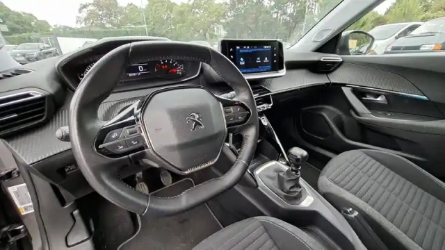 Peugeot 2008 puretech 100 s&amp;s bvm6 — photo 12