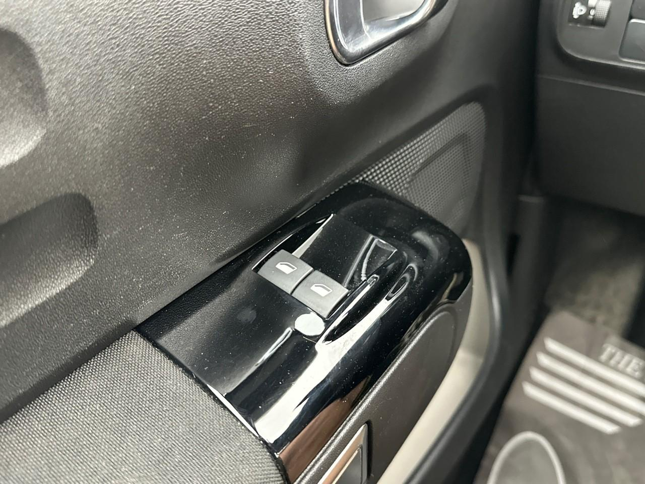 Citroën C3 puretech 110 s&s eat6 shine business — photo 16