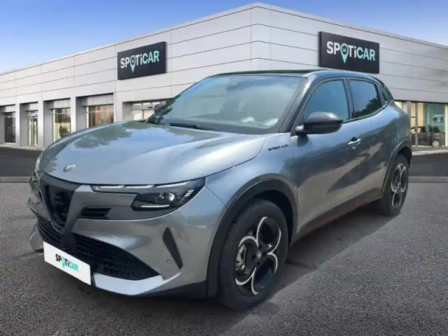 Alfa Romeo Junior 1.2 ibrida 136ch speciale dct6