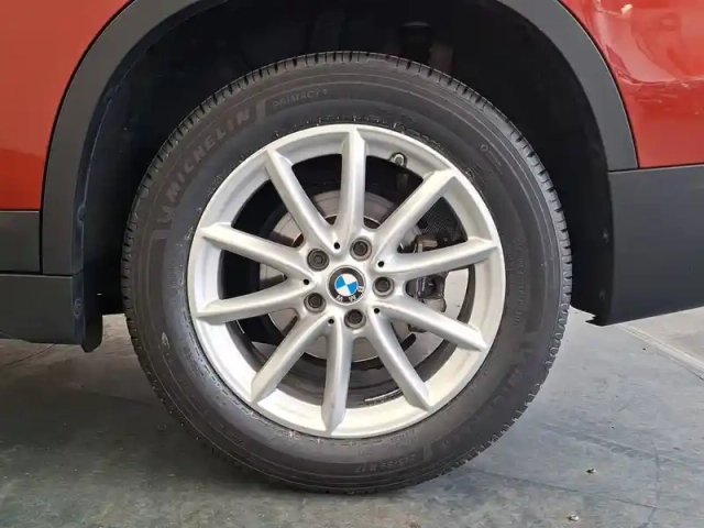 Bmw X1 sdrive 16d 116 ch — photo 9