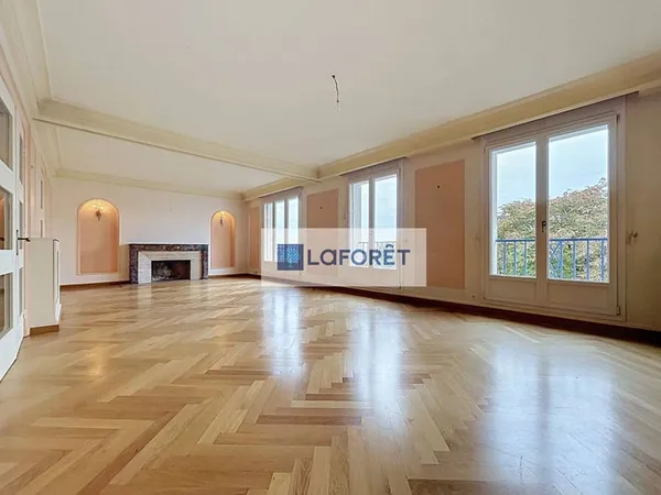 Appartement 6 pièces 193 m²