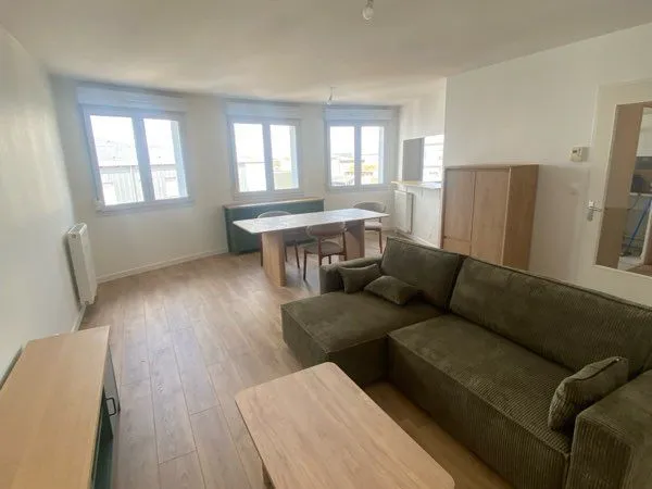 Appartement 96 m² refait à neuf - 3 chambres - Meublé - Garage en sous-sol