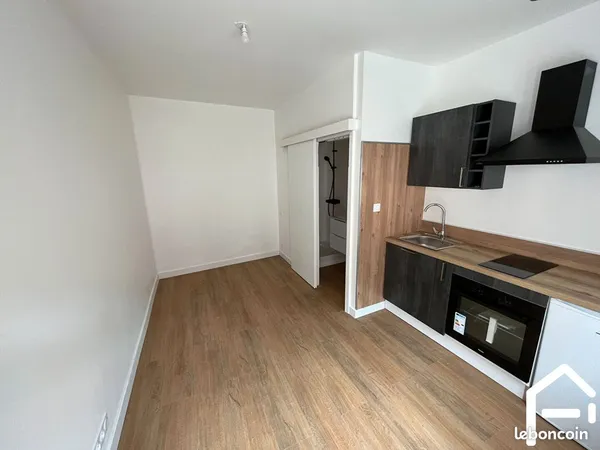 Studio 1 pièce 14 m²