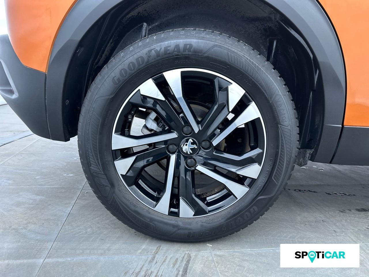 Peugeot 2008 1.2 puretech 100ch s&s allure pack — photo 11