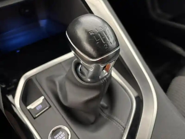 Peugeot 3008 1.5 bluehdi 130ch allure — photo 29