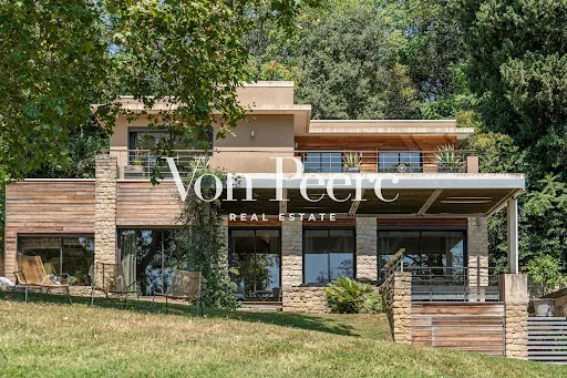 Maison 10 pièces 293 m²