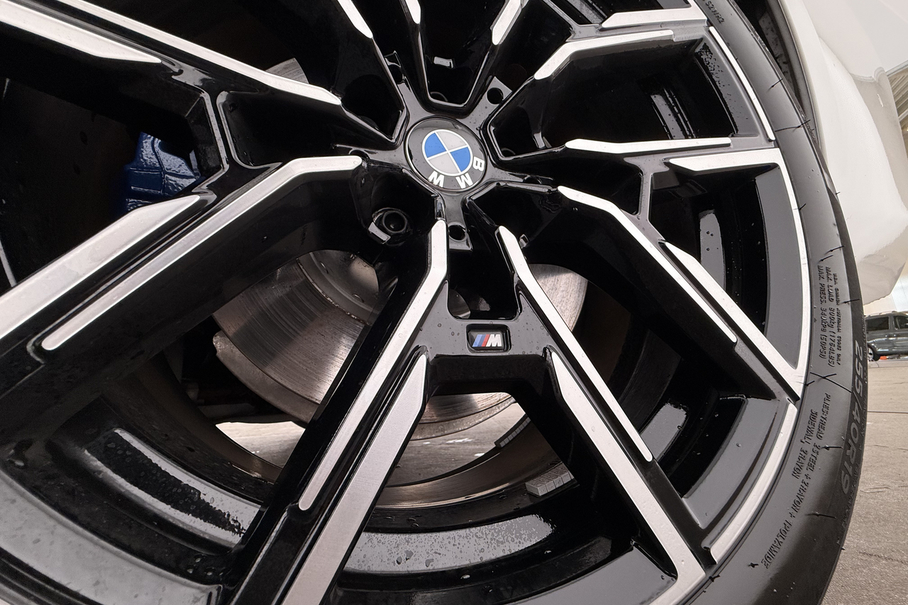 BMW I4 — photo 31