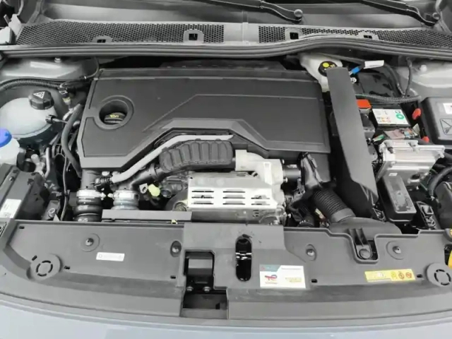 Opel Corsa 1.2 turbo 100 ch bva8 gs — photo 7