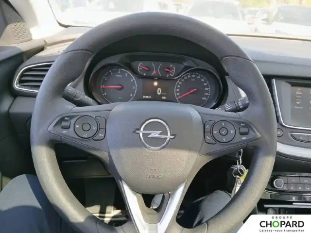 Opel Grandland X 1.2 turbo 130 ch — photo 17