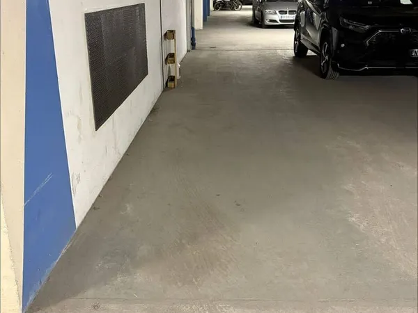 Parking 12 m²