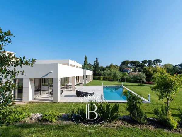 CAP D'ANTIBES - PROCHE PLAGE GAROUPE - VILLA CONTEMPORAINE - 6 CHAMBRES