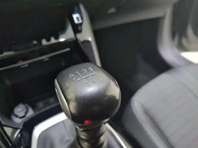 Peugeot 208 puretech 100 s&amp;s bvm6 — photo 4
