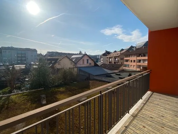 Studio avec garage et cave - à 200m de la gare