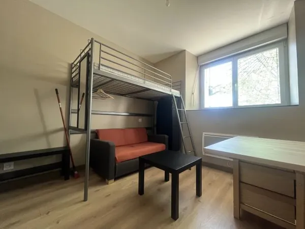 Studio 1 pièce 13 m²