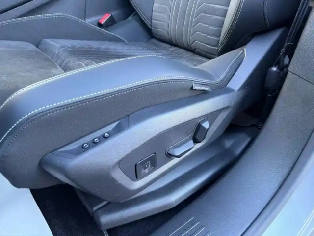 Peugeot 3008 hybrid 136 e-dcs6 gt — photo 14