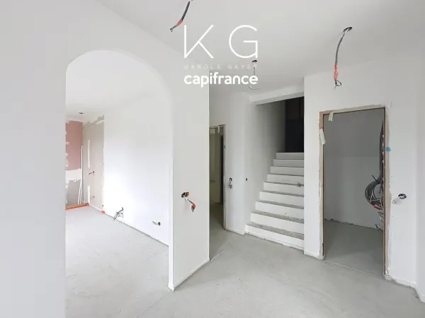 Maison 6 pièces 220 m²
