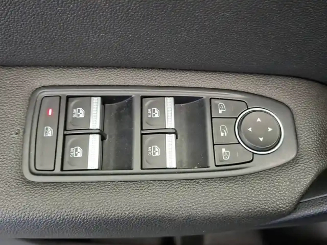 Renault Captur e-tech plug-in 160 — photo 30