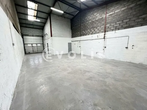 Locaux d'activité - A LOUER - 700 m² divisibles à partir de 60 m²
