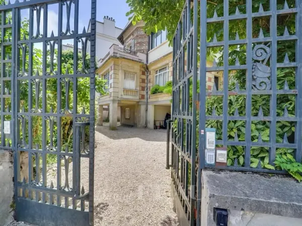 Duplex 10 pièces 218 m²