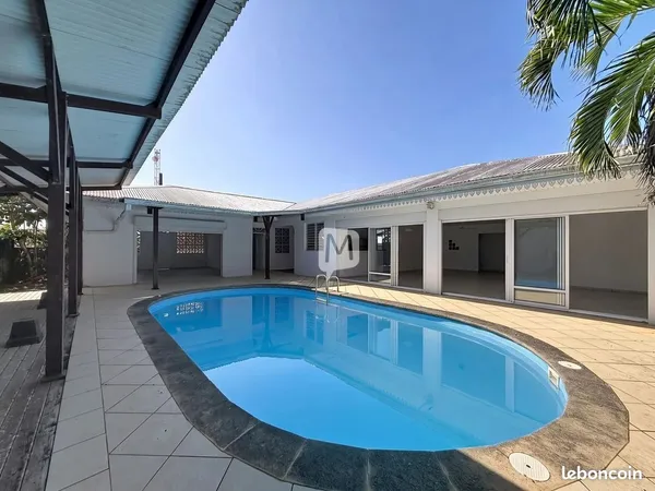 Propriété 4 pièces 137 m²