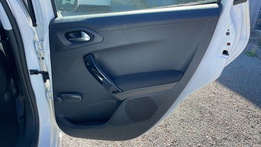 Peugeot 208 1.2 PureTech 82 - Active – 2019 – 32567 km – Essence – Boîte Manuelle — photo 25