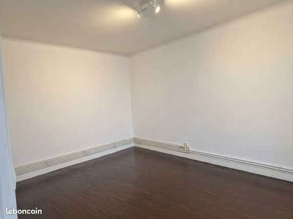 Appartement T2/T3 55 m² - Vireux-Wallerand - Travaux de rafraîchissement en cours